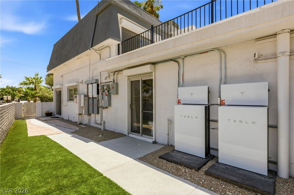 2058 Mohigan, Las Vegas, NV 89169