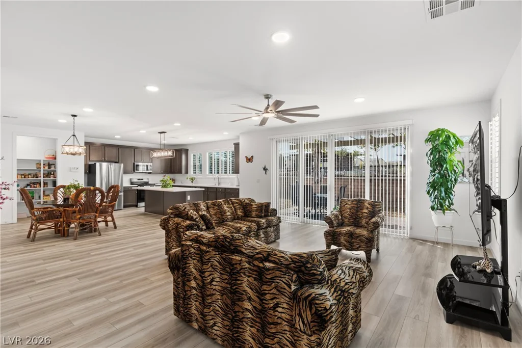 1422 Crimson Sunbird, North Las Vegas, NV 89084