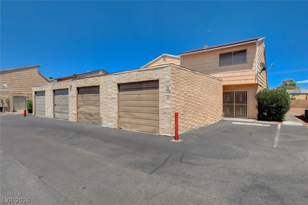 5198 Garden, Las Vegas, NV 89119