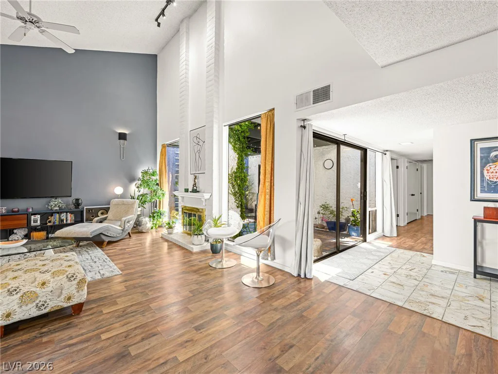 2828 San Lago, Las Vegas, NV 89121