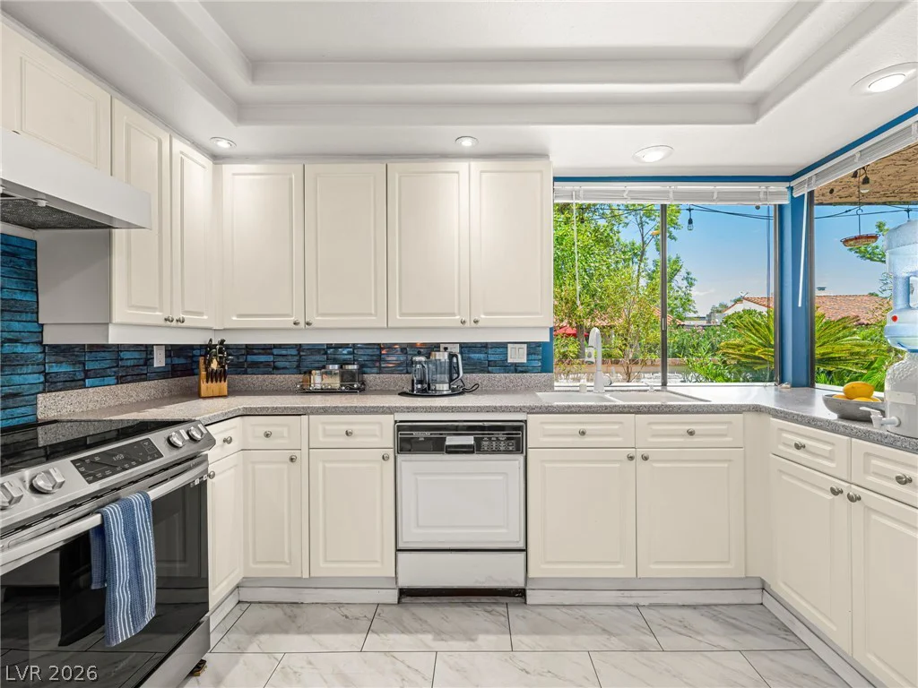 2828 San Lago, Las Vegas, NV 89121