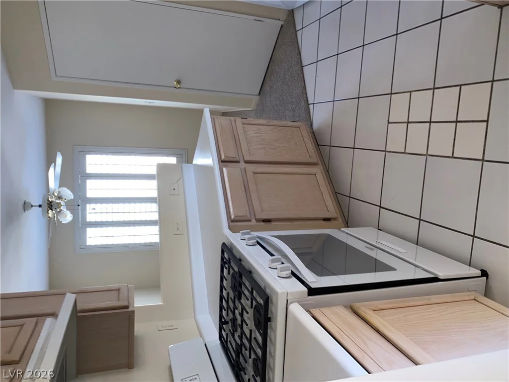 698 Racetrack, Henderson, NV 89015