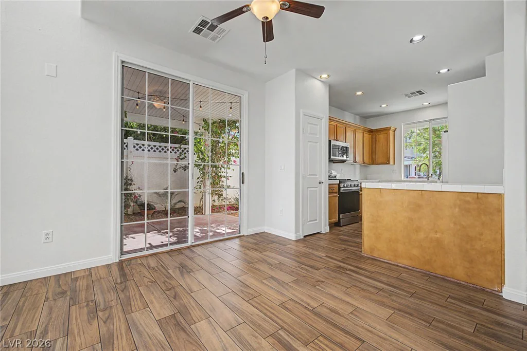 6271 Carson Hills, Las Vegas, NV 89139
