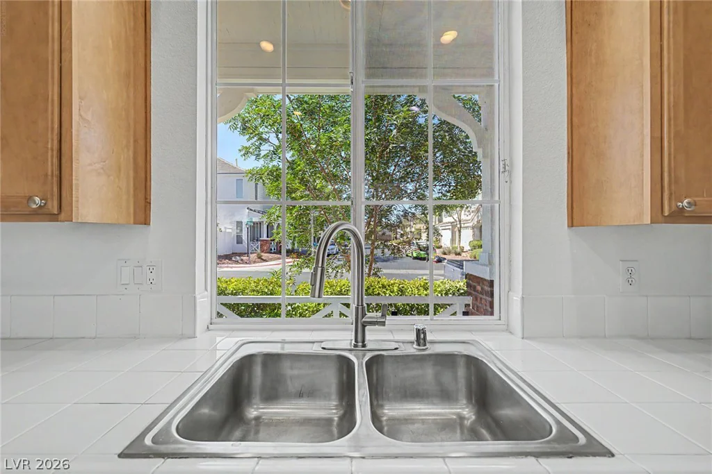 6271 Carson Hills, Las Vegas, NV 89139