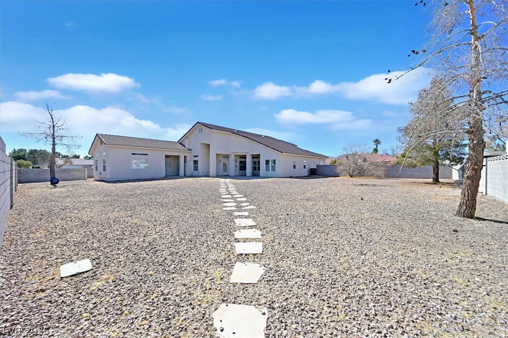 6120 Farm Rd, Las Vegas, NV 89131