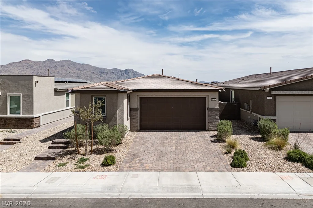 9734 Pacific Pine, Las Vegas, NV 89143