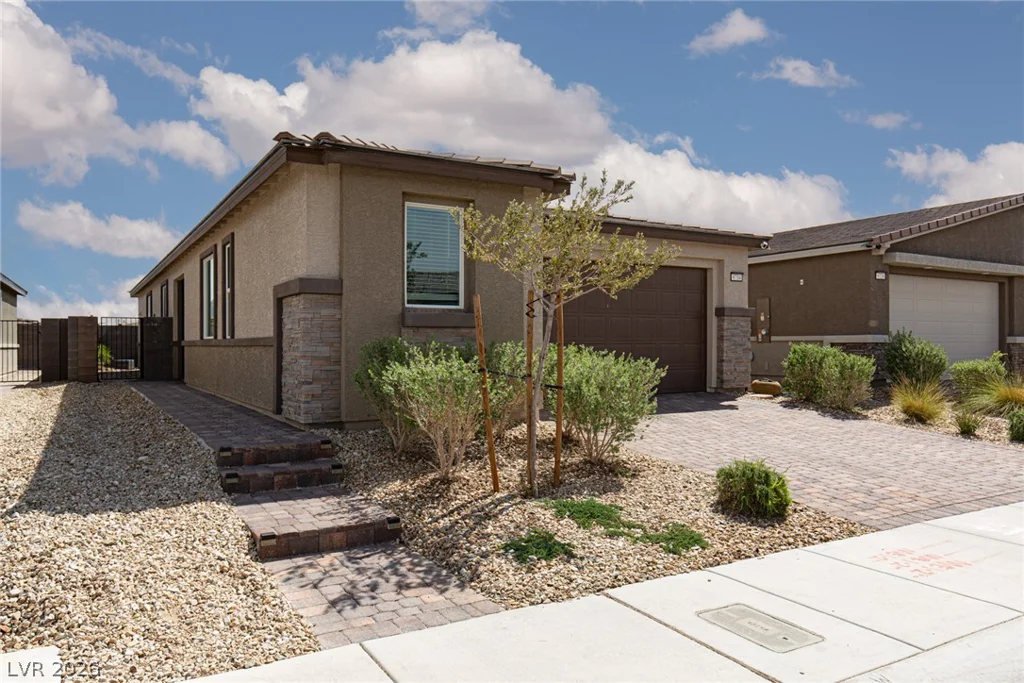 9734 Pacific Pine, Las Vegas, NV 89143