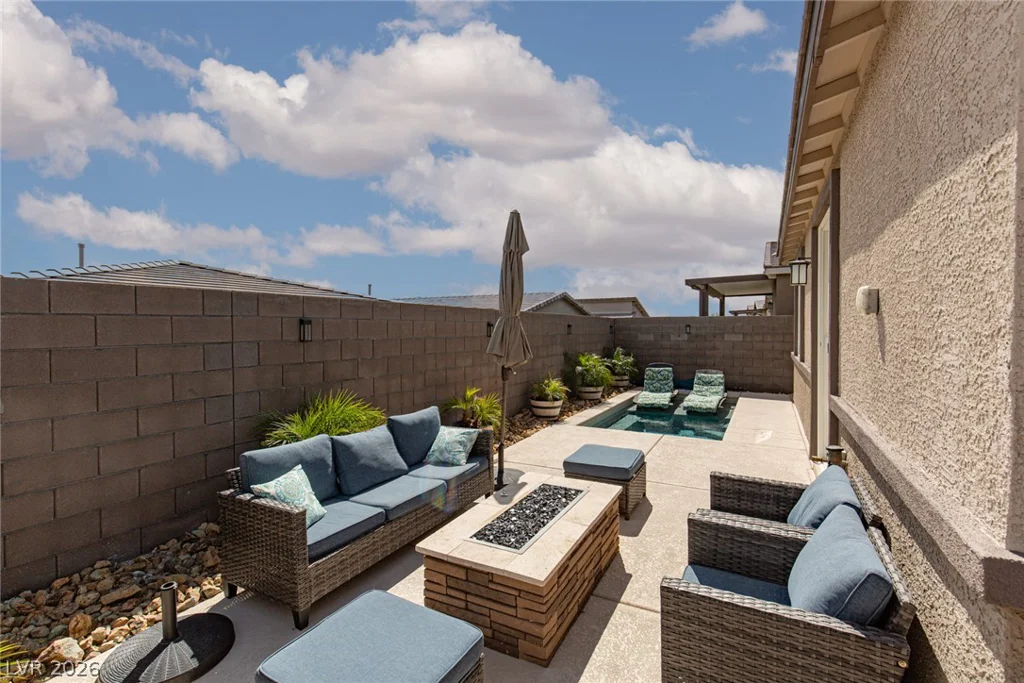 9734 Pacific Pine, Las Vegas, NV 89143