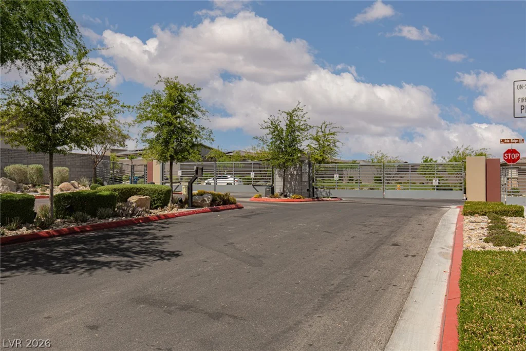 9734 Pacific Pine, Las Vegas, NV 89143