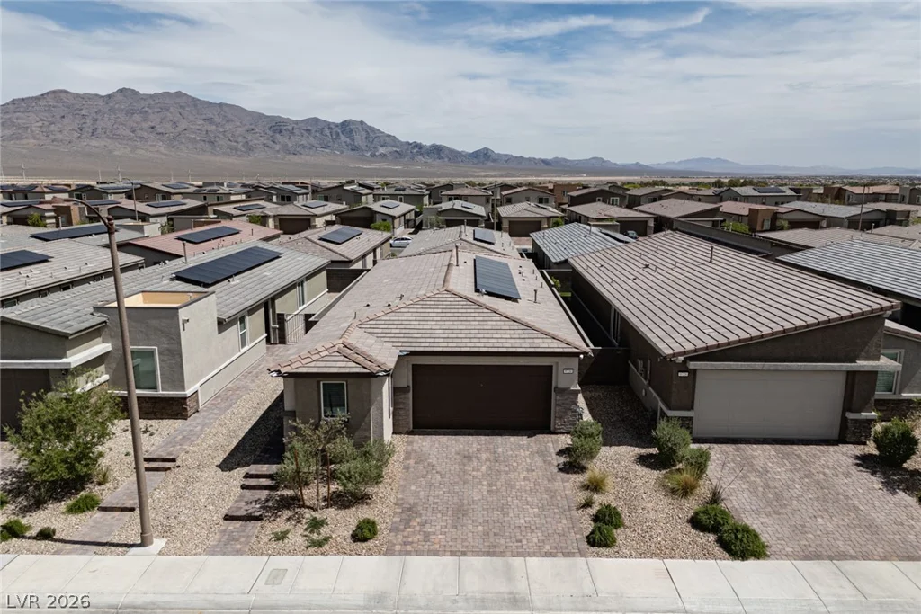 9734 Pacific Pine, Las Vegas, NV 89143