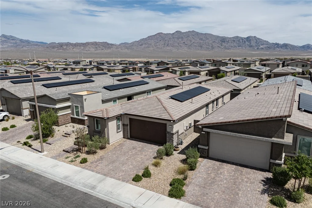 9734 Pacific Pine, Las Vegas, NV 89143