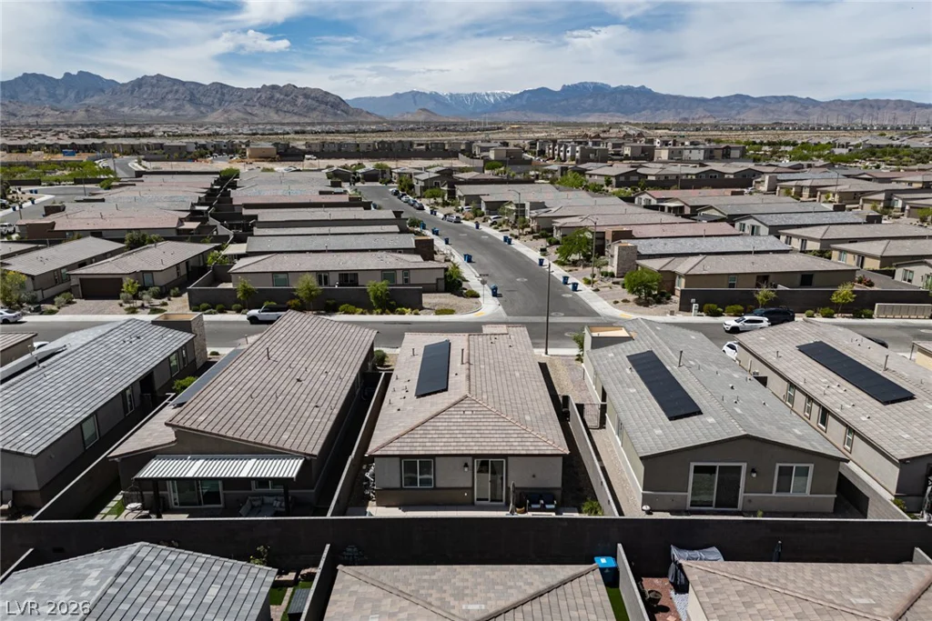 9734 Pacific Pine, Las Vegas, NV 89143