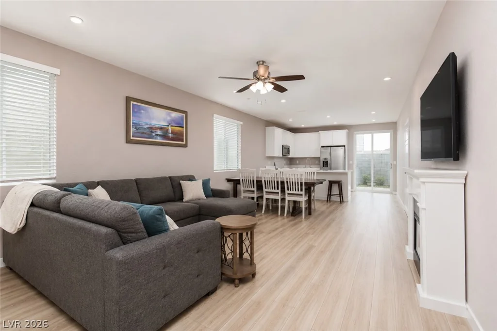 9734 Pacific Pine, Las Vegas, NV 89143