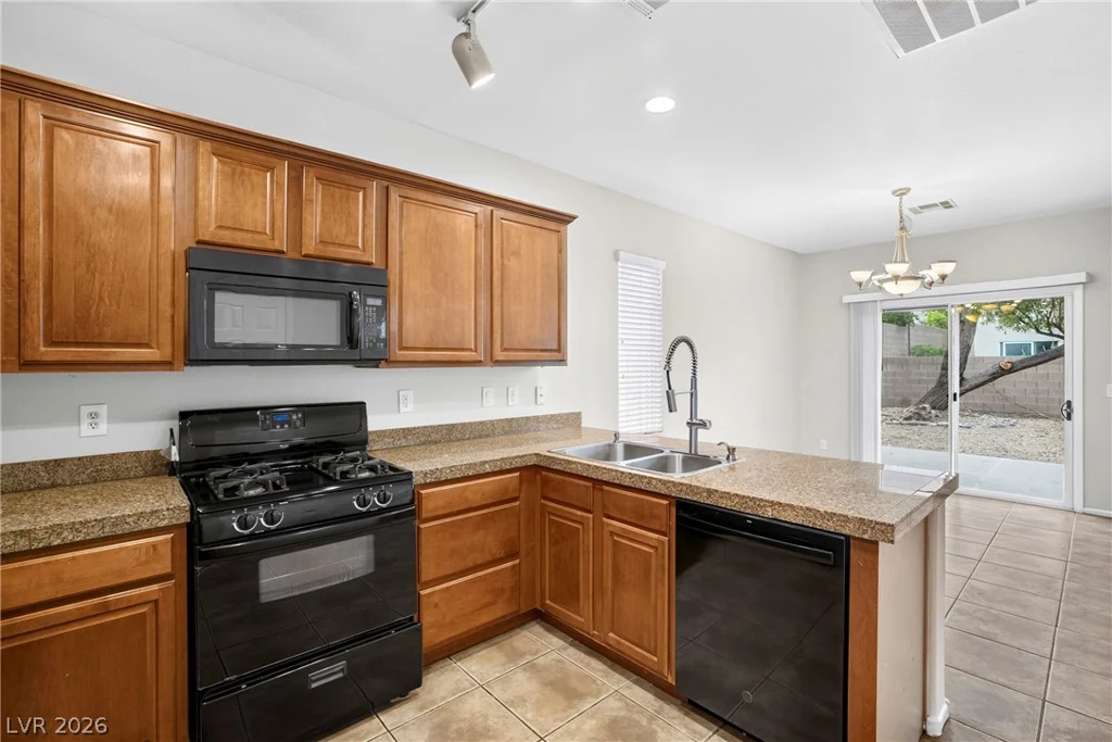 9132 BLUE RAVEN, Las Vegas, NV 89143