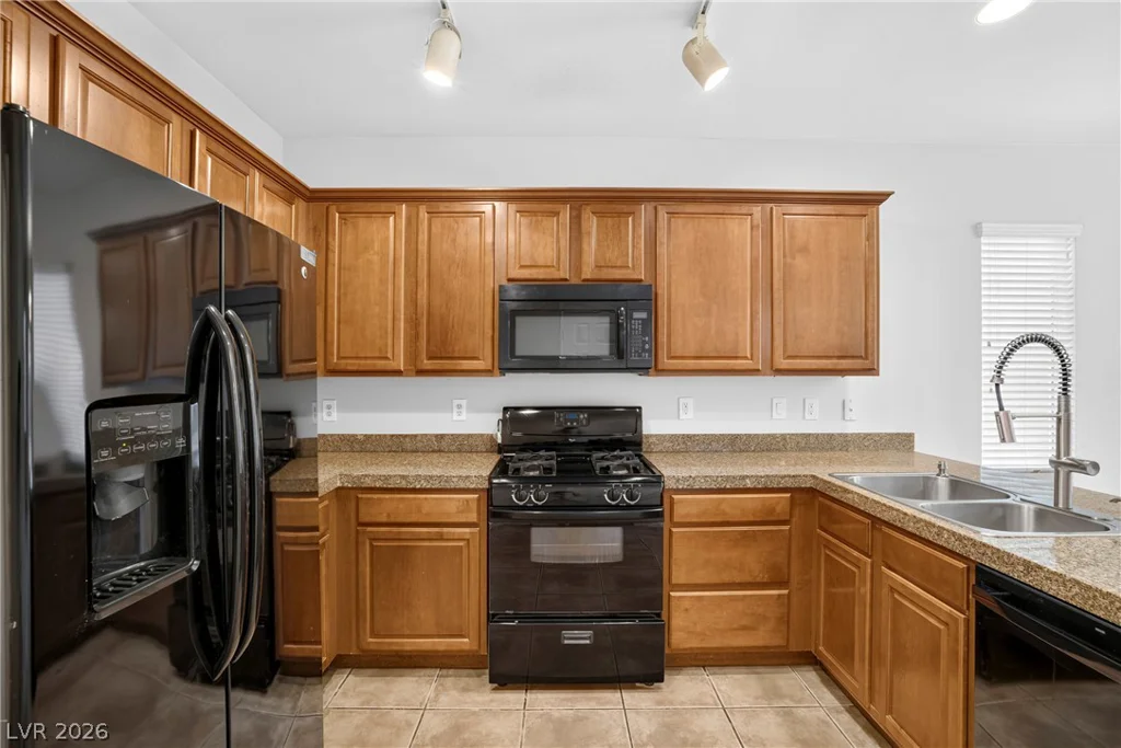 9132 BLUE RAVEN, Las Vegas, NV 89143