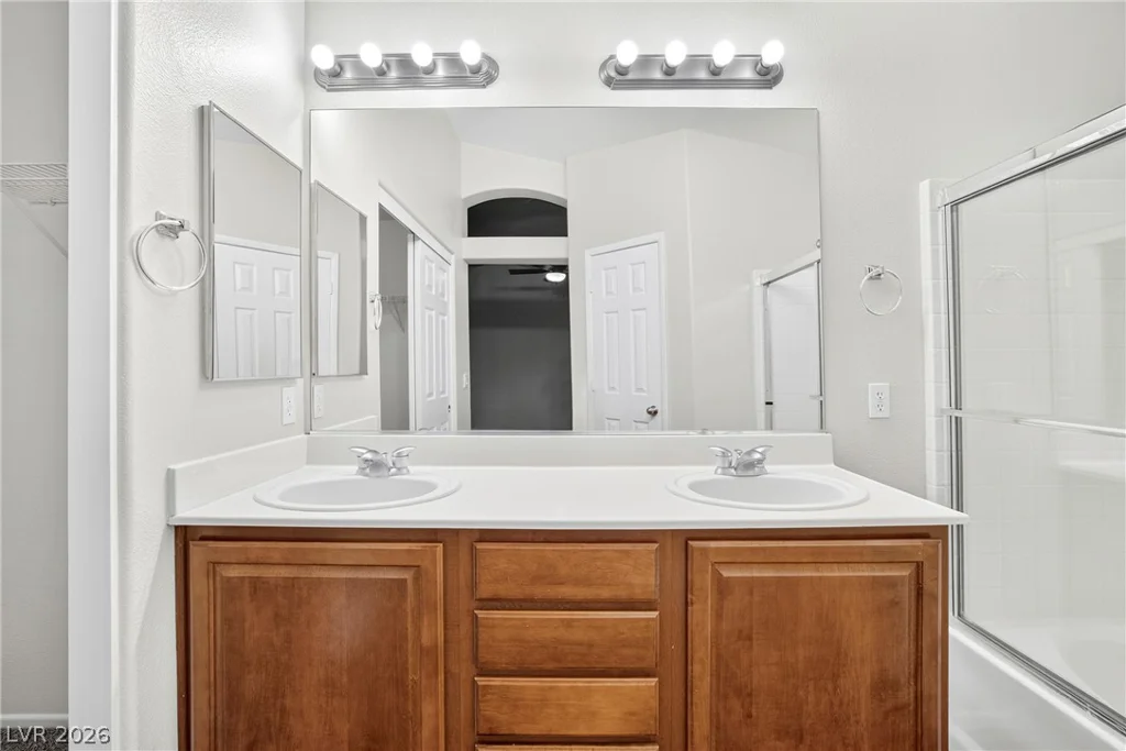 9132 BLUE RAVEN, Las Vegas, NV 89143