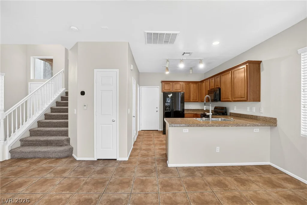 9132 BLUE RAVEN, Las Vegas, NV 89143