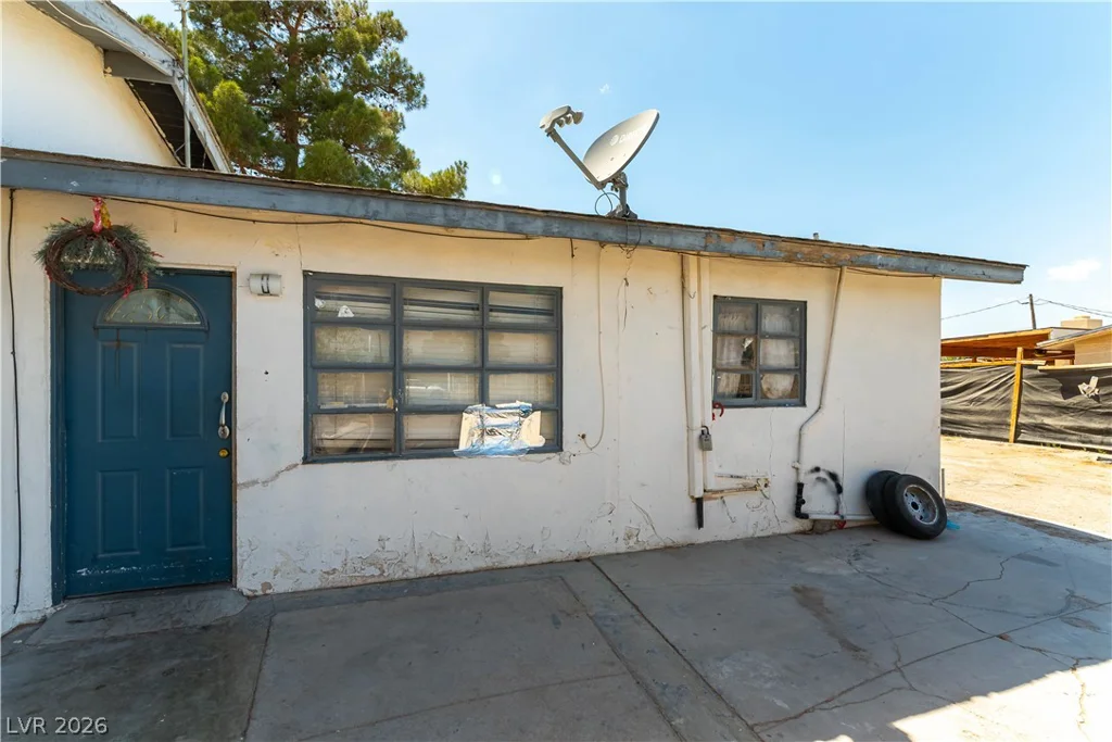 2419 Gateway, Las Vegas, NV 89115