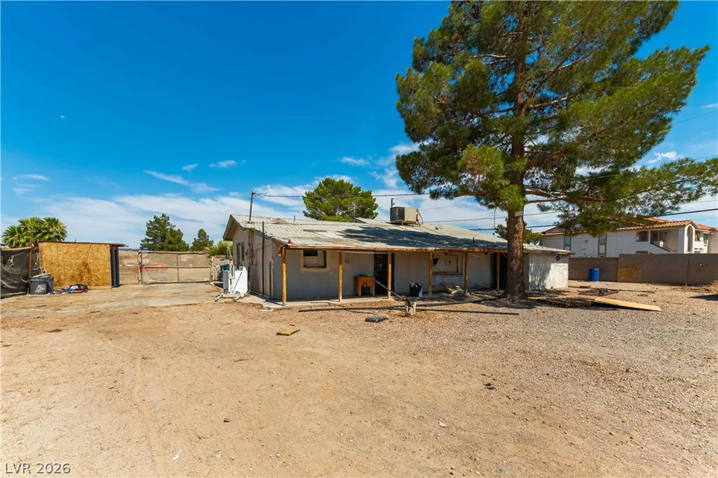2419 Gateway, Las Vegas, NV 89115