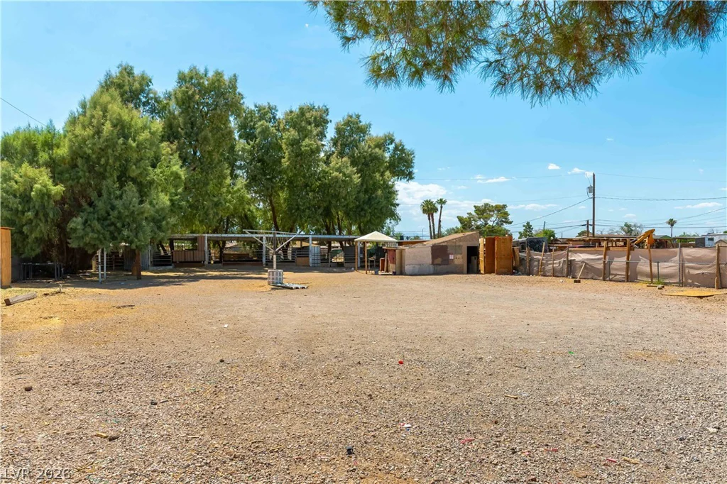2419 Gateway, Las Vegas, NV 89115