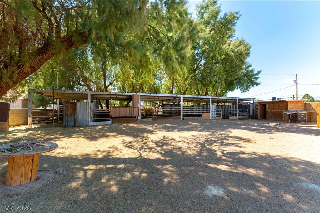 2419 Gateway, Las Vegas, NV 89115