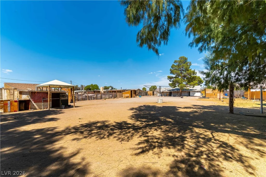 2419 Gateway, Las Vegas, NV 89115