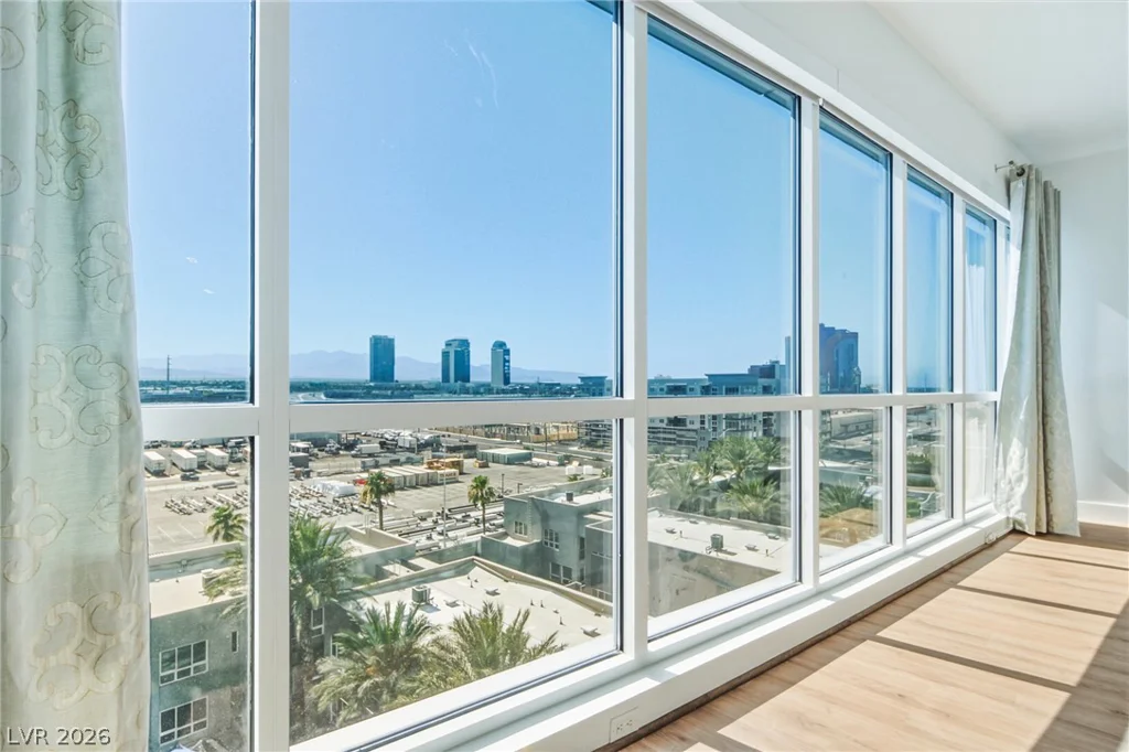 4575 Dean Martin, Las Vegas, NV 89103