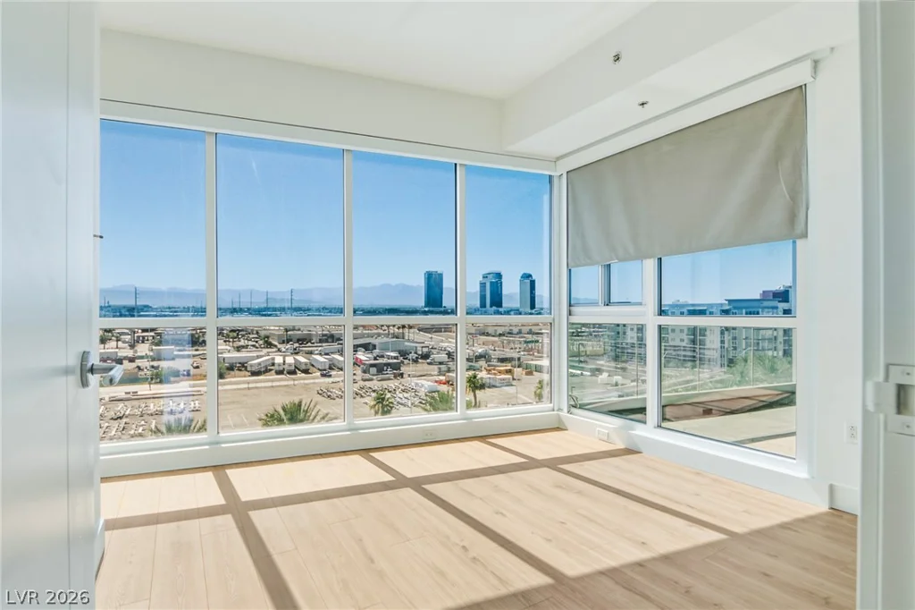4575 Dean Martin, Las Vegas, NV 89103