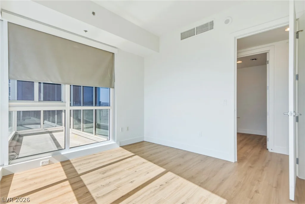 4575 Dean Martin, Las Vegas, NV 89103
