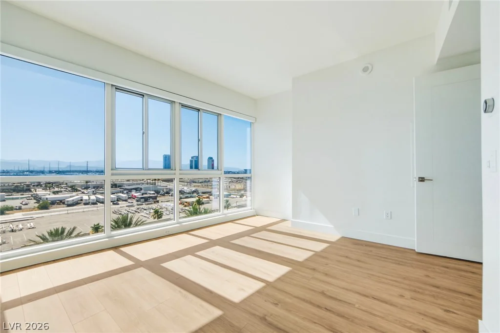 4575 Dean Martin, Las Vegas, NV 89103