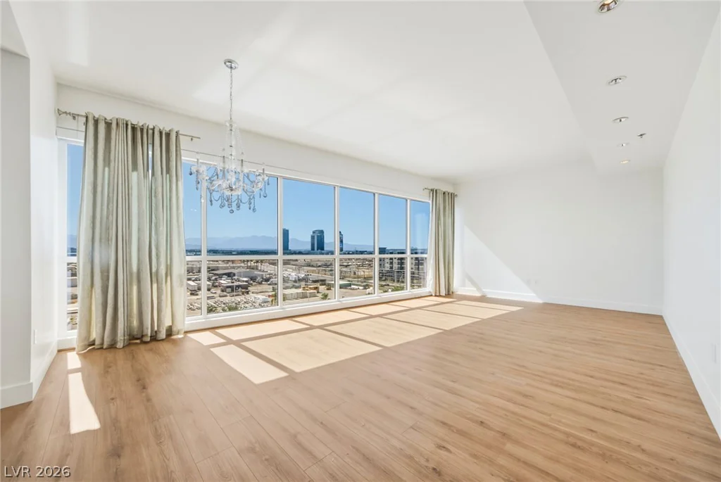 4575 Dean Martin, Las Vegas, NV 89103