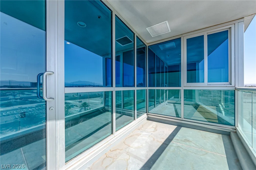 4575 Dean Martin, Las Vegas, NV 89103