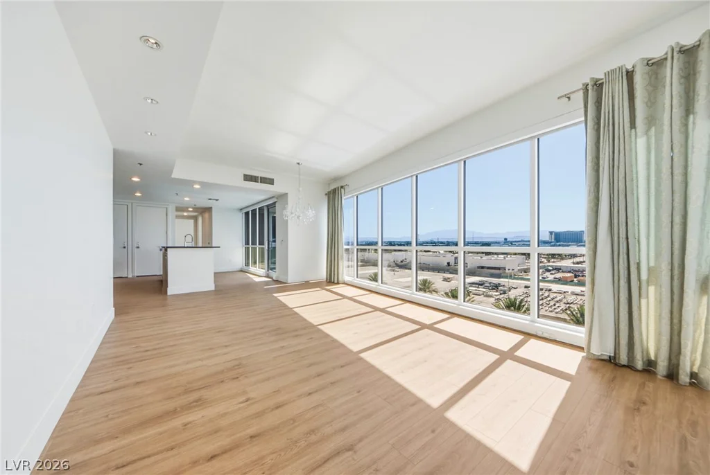 4575 Dean Martin, Las Vegas, NV 89103