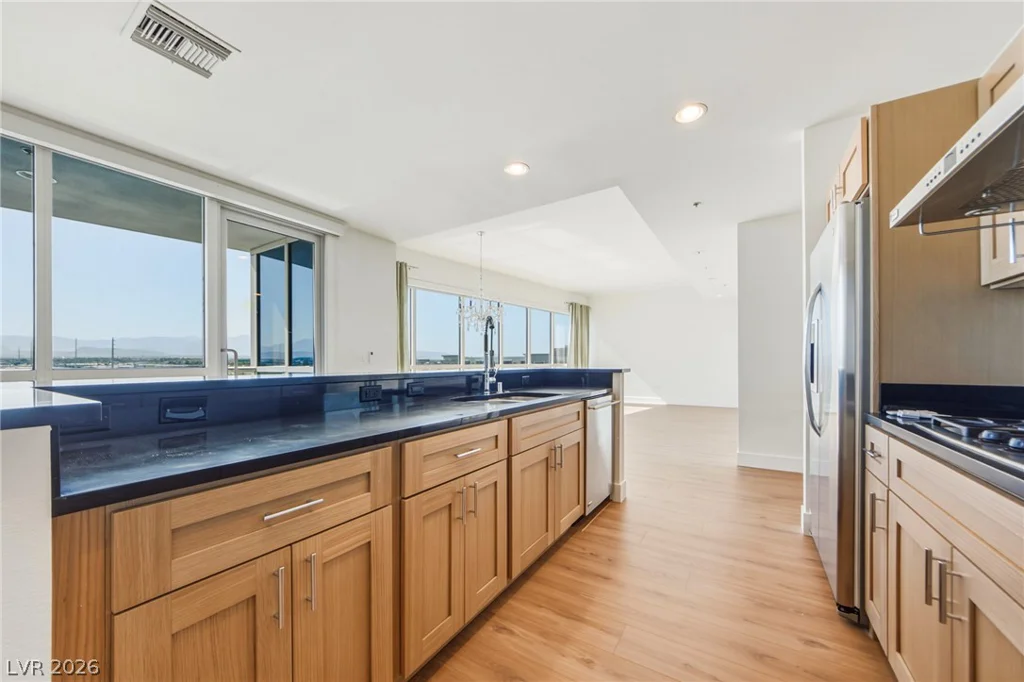 4575 Dean Martin, Las Vegas, NV 89103