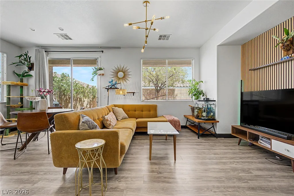 7252 Forest Village, Las Vegas, NV 89113