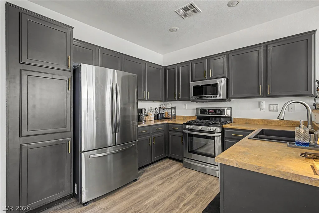 7252 Forest Village, Las Vegas, NV 89113