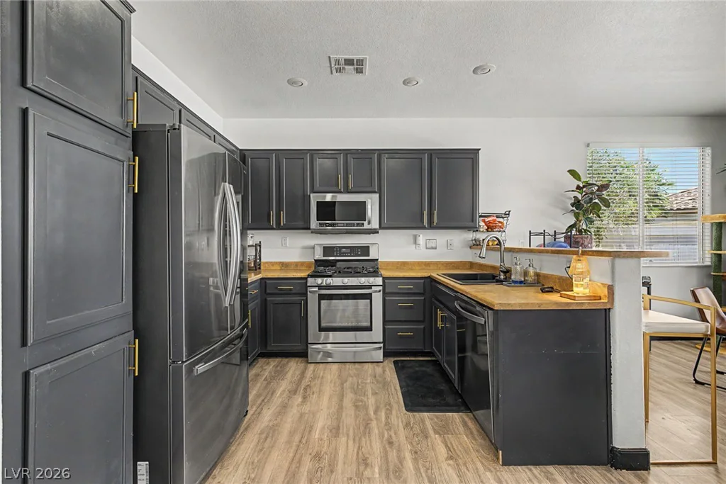 7252 Forest Village, Las Vegas, NV 89113