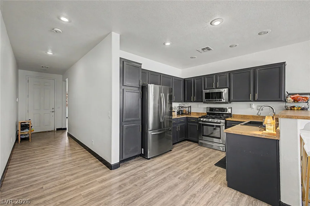 7252 Forest Village, Las Vegas, NV 89113