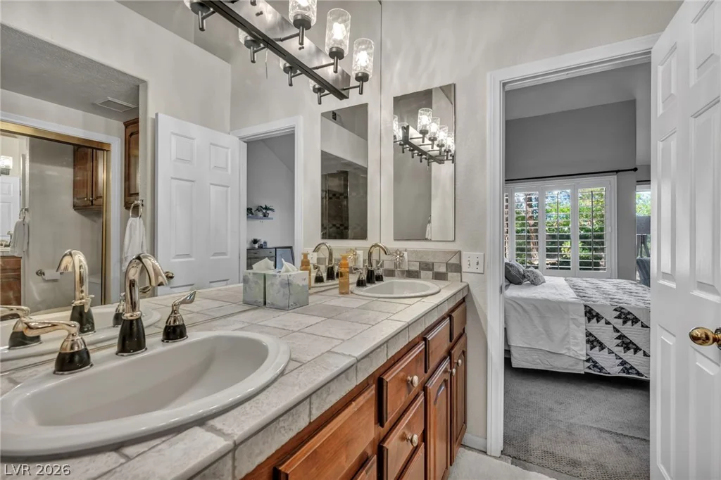 6954 Emerald Springs, Las Vegas, NV 89113