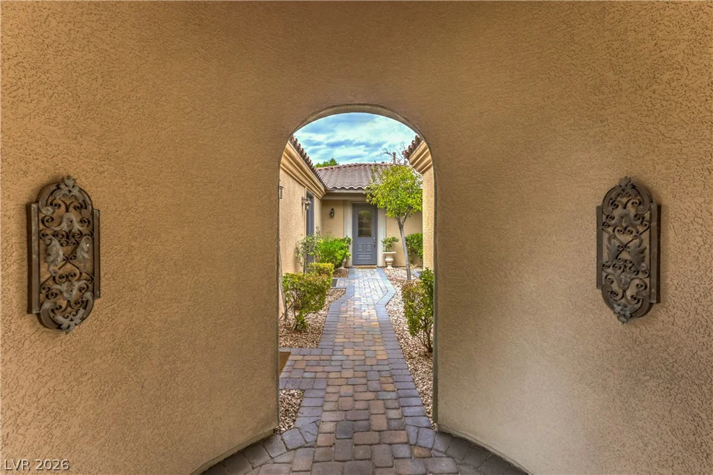 11809 Weybrook Park, Las Vegas, NV 89141