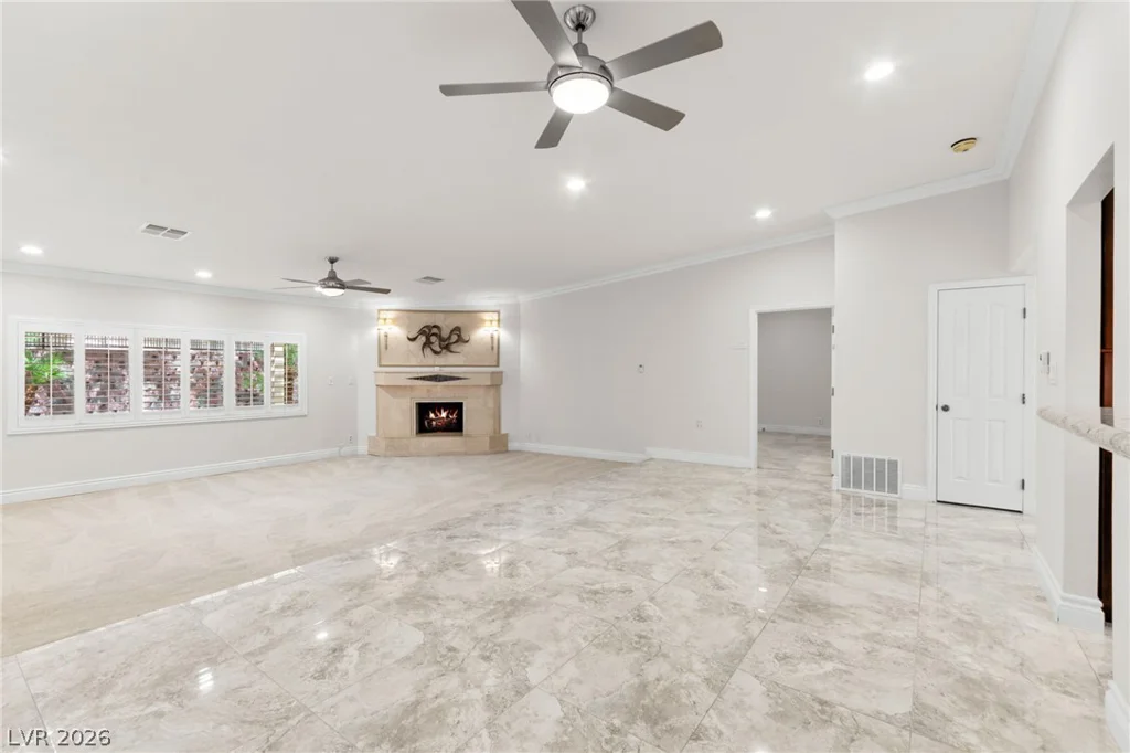 2400 Plaza Del Grande, Las Vegas, NV 89102