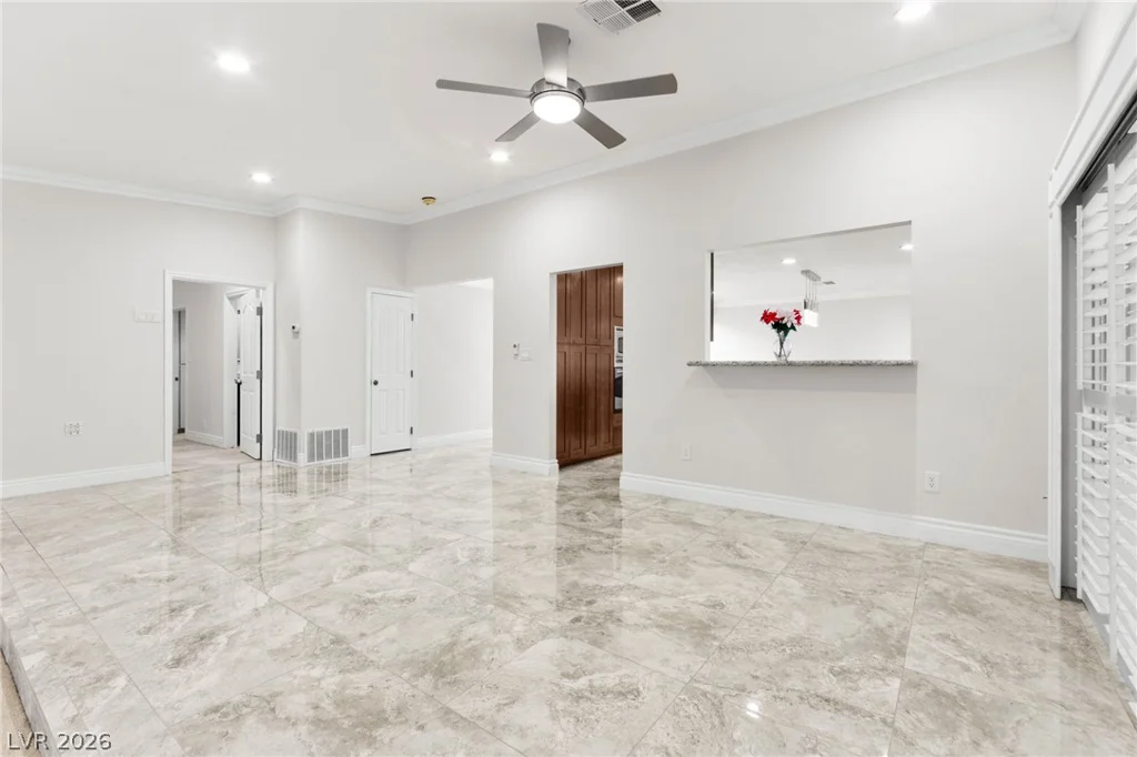 2400 Plaza Del Grande, Las Vegas, NV 89102