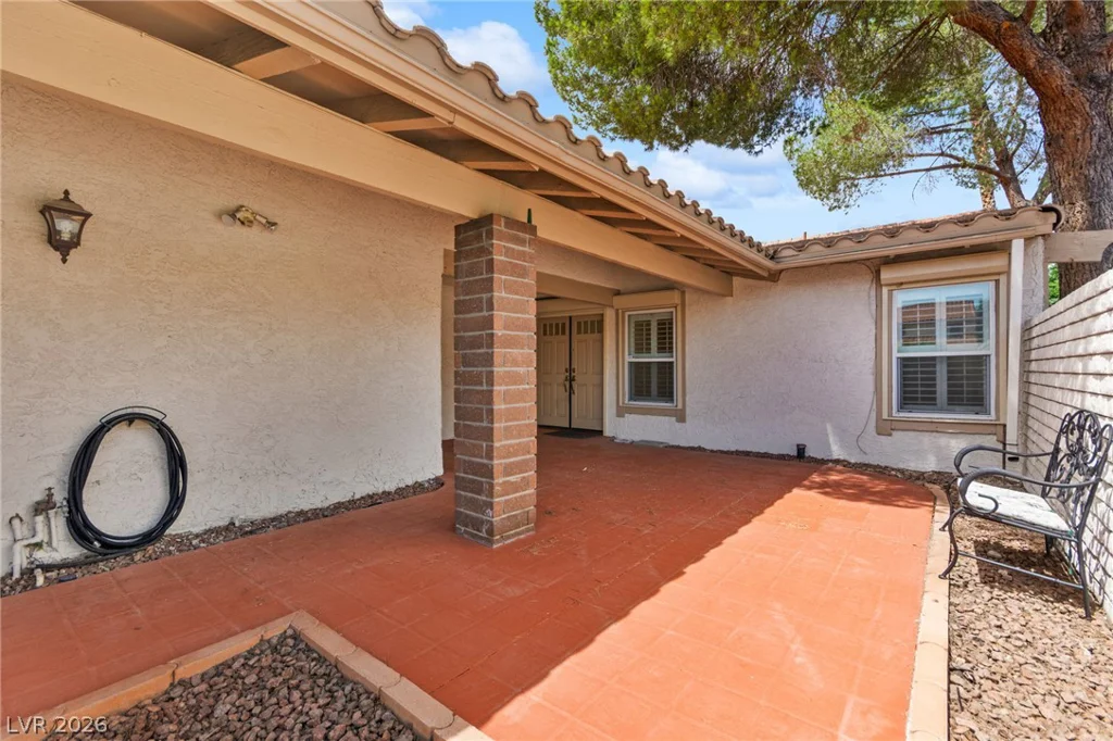 2400 Plaza Del Grande, Las Vegas, NV 89102
