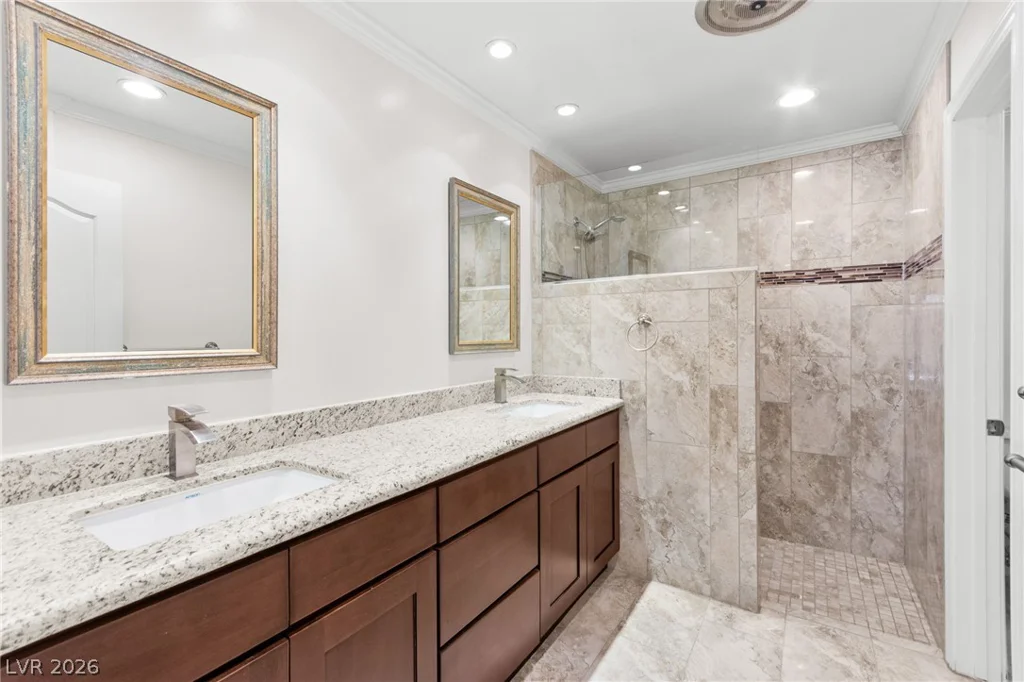2400 Plaza Del Grande, Las Vegas, NV 89102