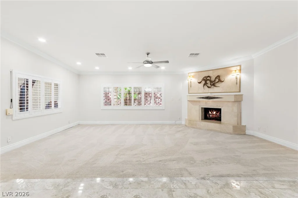 2400 Plaza Del Grande, Las Vegas, NV 89102