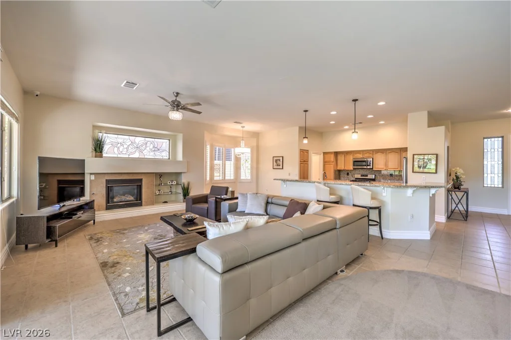 251 Cliff Valley, Las Vegas, NV 89148