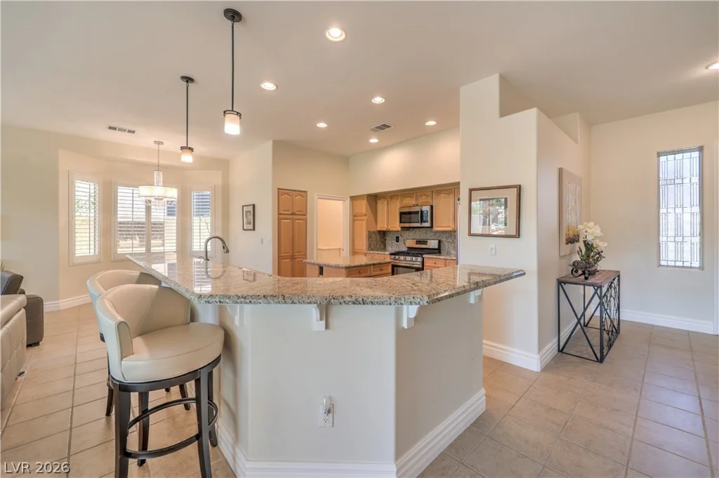 251 Cliff Valley, Las Vegas, NV 89148