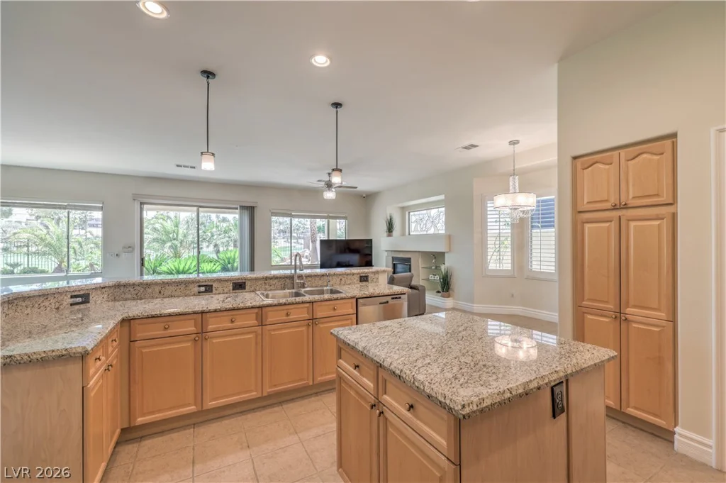 251 Cliff Valley, Las Vegas, NV 89148