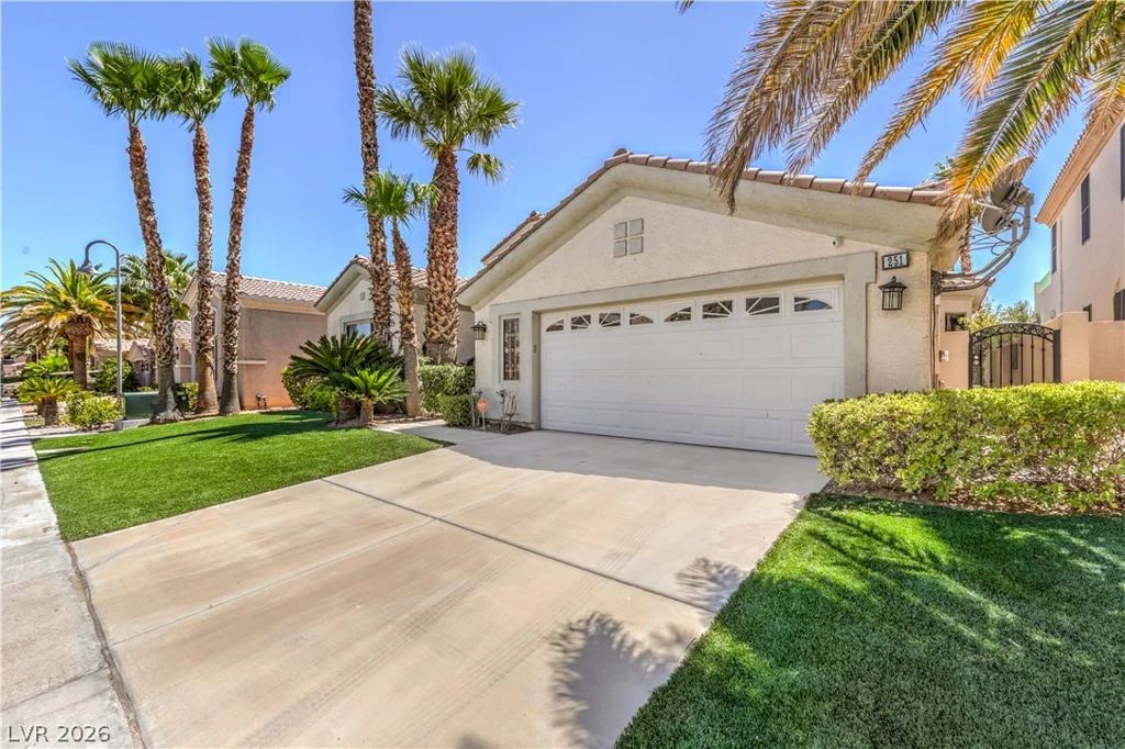 251 Cliff Valley, Las Vegas, NV 89148