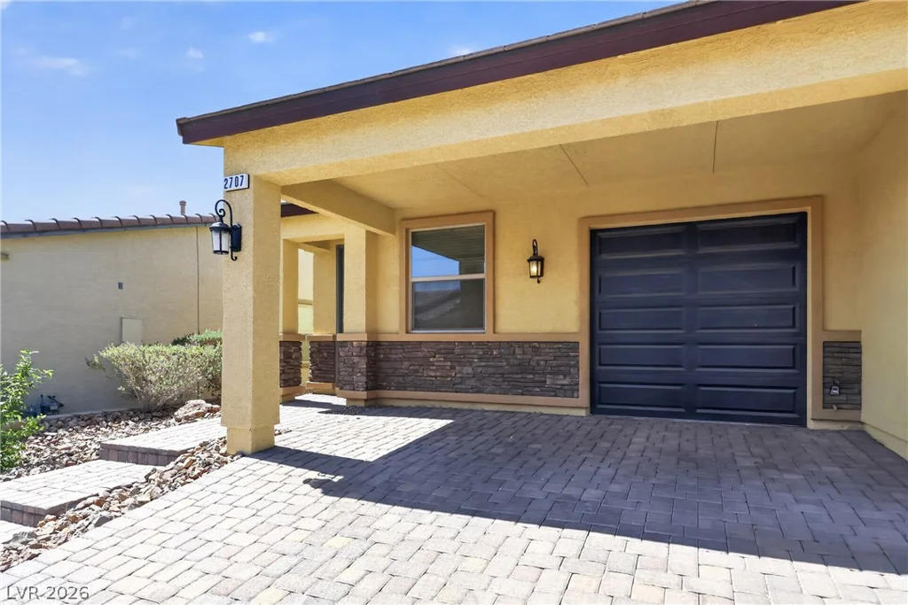 2707 ChinaBerry Hill, Laughlin, NV 89029